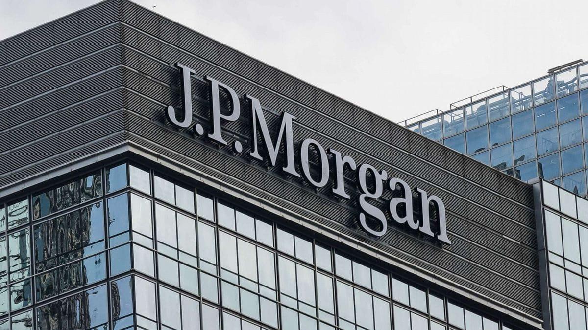 JPMorgan Chase & Co. has announced that it will allow its trading and wealth-management clients to use Bitcoin exchange-traded funds.